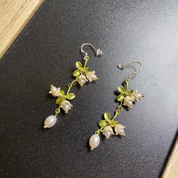 Bellflower earrings - Picture 3 of 3